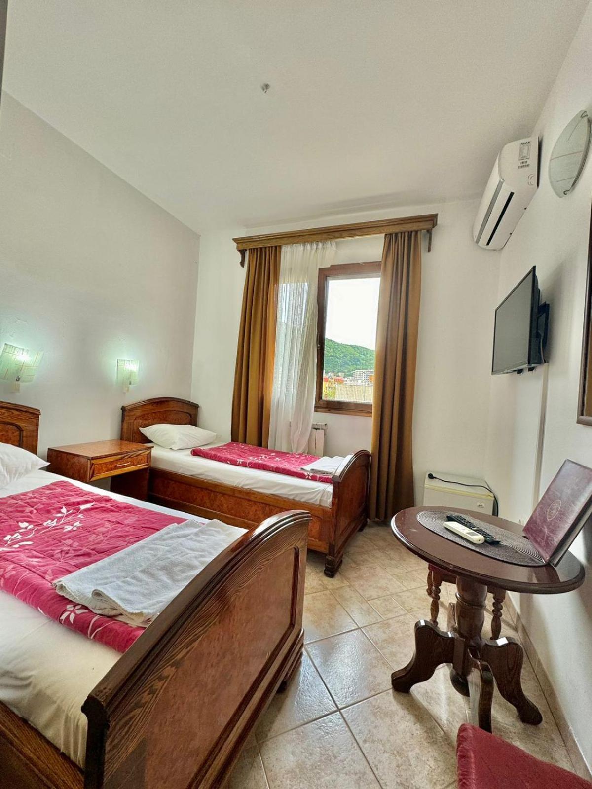 Hotel Grbalj 3*