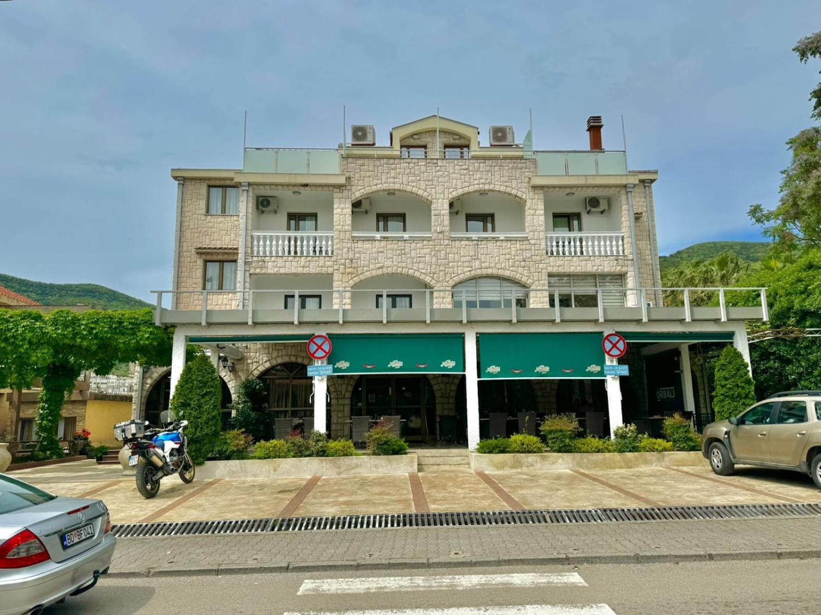 Grbalj 3* Budva
